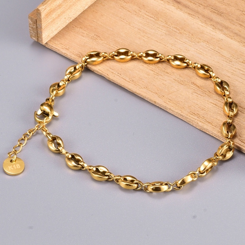 18k Gold Plated Titanium Oval Pig Nose Bracelet